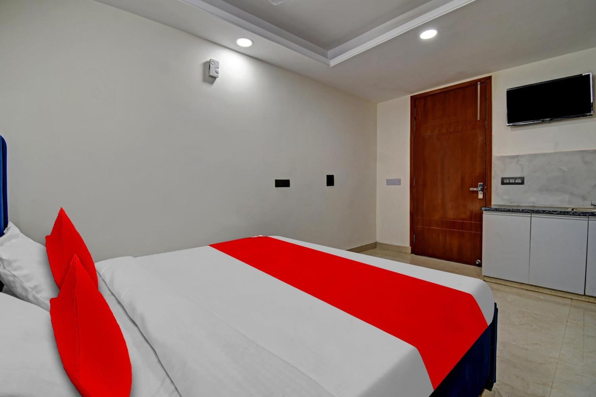 Hotel O Sai Kripa Stay New Delhi Bagian luar foto